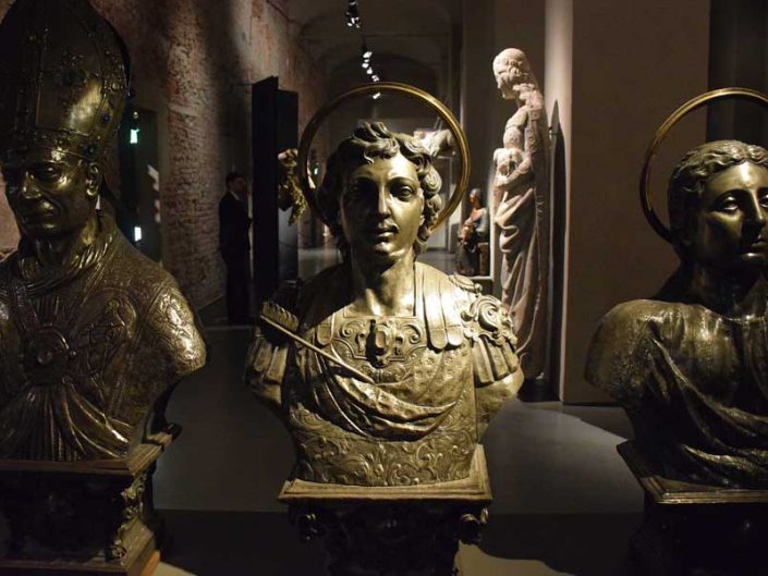 Milano Katedrali Müzesi azizlerin büstleri - Museum of Milan Cathedral busts of saints