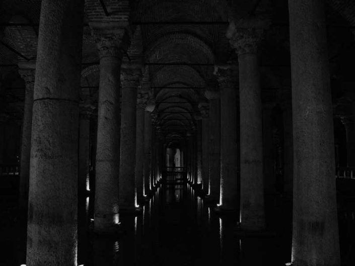Yerebatan Sarnıcı içi genel görünümü - Yerebatan (Basilica) Cistern interior