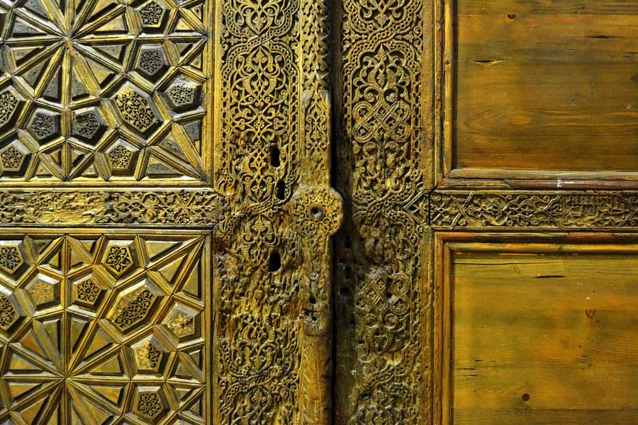 Türk ve İslam Eserleri Müzesi Ahşap kapı kanatları Karamanoğulları 15.yy - Turkish and Islamic Arts Museum double Wooden Doors Karamanids Period Early 15th Century