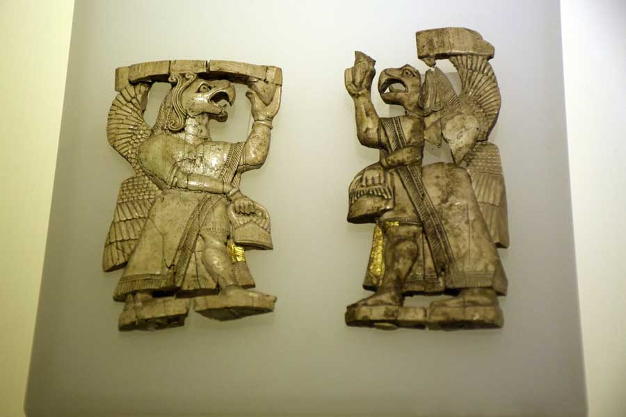 Anadolu Medeniyetleri Müzesi eserleri Urartu dönemi kanatlı cin, Altıntepe - Anatolian Civilizations Museum Urartu period winged demon