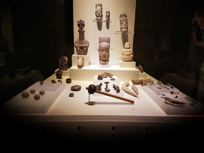 Anadolu Medeniyetleri müzesi eserleri paleolitik çağ eserleri, araç ve gereçleri - Anatolian Civilizations Museum photos paleolithic art works, tools and materials