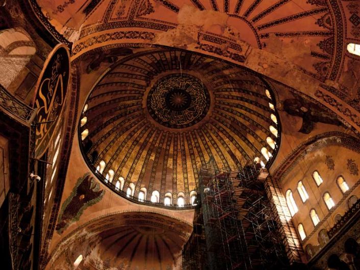 Ayasofya kubbesi ve yarım kubbe - Hagia Sophia's dome and apses
