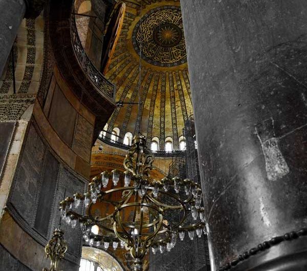 Ayasofya şamdanları ve ana kubbe - Hagia Sophia's chandeliers and great dome