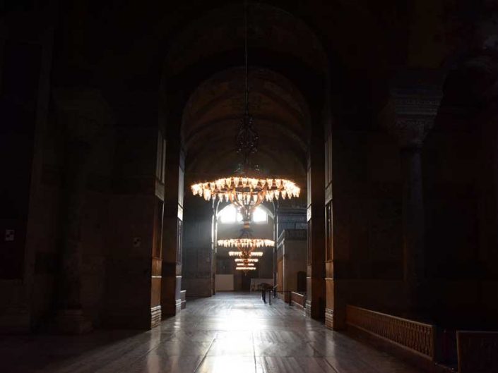Ayasofya'nın içinden bir görünüm - A view from inside the Hagia Sophia
