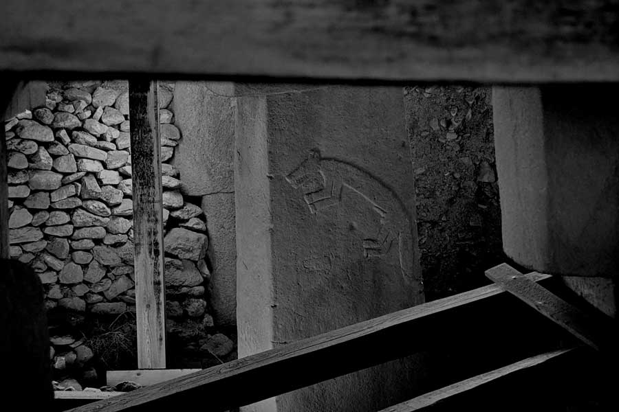 Göbeklitepe fotoğrafları ve stelleri üzerindeki semboller - photos of Gobekli Tepe symbols Southeastern Anatolia
