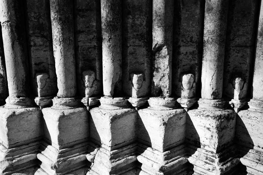 Lizbon gezilmesi gerekli yerler Carmo Rahibe Manastırı Kilisesi girişi - Lisbon Carmo Convent (Convento do Carmo)