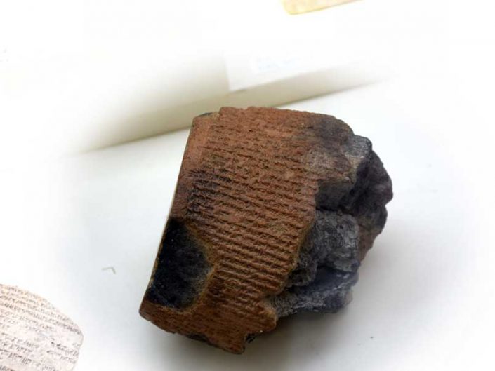 Malatya müzesi eserleri Hitit çivi yazılı pişmiş toprak tabletler - Malatya museum terracotta tablets with Hittite cuneiform writing
