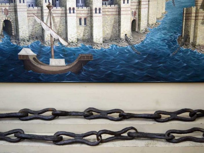 İstanbul Arkeoloji Müzesi fotoğrafları 1453 Haliç'te kullanılan zincirler - 1453 Chains used at the Golden Horn, Turkey Istanbul Archaeological Museums