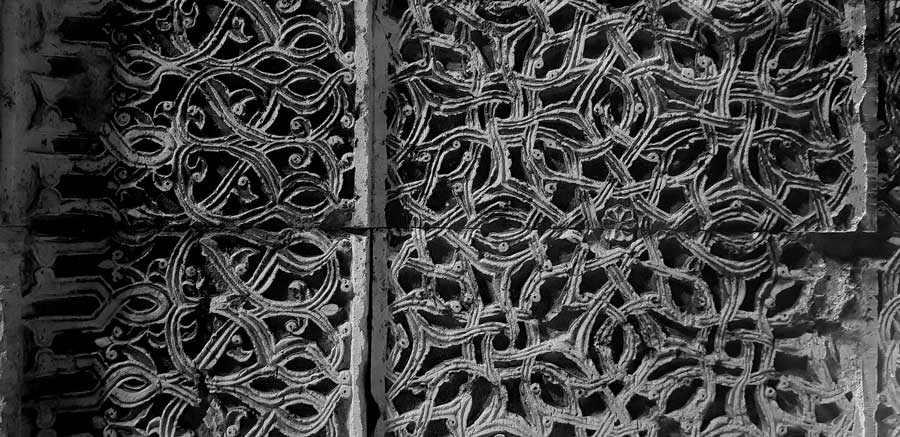 Buruciye Medresesi Anadolu Selçuklu mimarisi bitkisel bezemeleri - Buruciye Madrasa Anatolian Rum Seljuk Sultanete architecture floral decorations