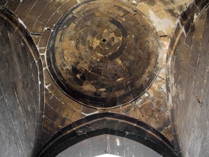 Buruciye Medresesi giriş eyvanında spiral kubbe - Spiral dome at the Buruciye Madrasah entrance iwan