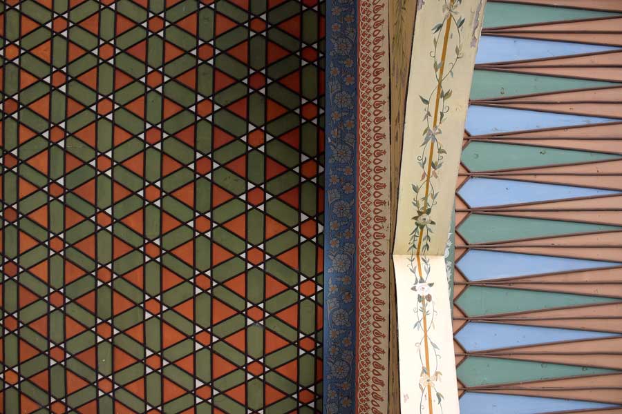 Bakibey Konağı açık sofa tavan ve saçak süslemeleri - Bakibey mansion open-sofa ceiling and eaves decorations