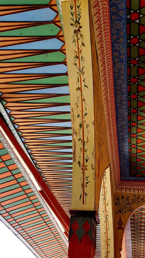Burdur Bakibey Konağı açık sofa cephesi saçak detayı - Bakibey mansion eaves at open-sofa facade