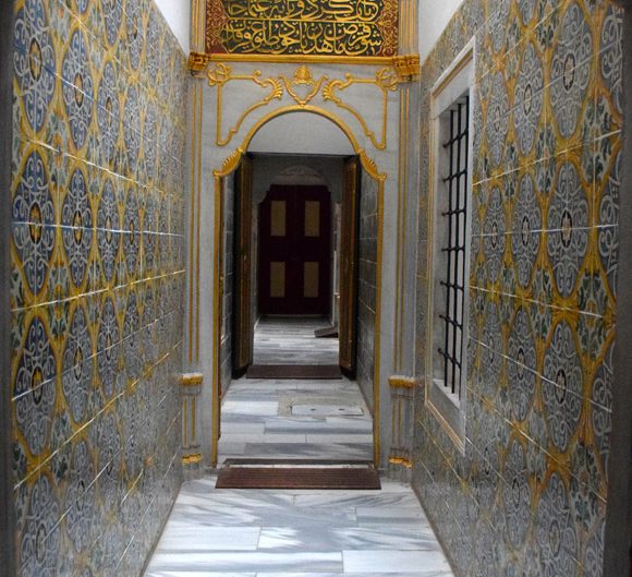 Harem Hünkar Hamamı ve Valide Hamamı koridoru - The corridor between the baths of Sultan and Sultan's mother