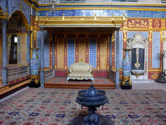 Harem Hünkar Sofası işlemeli hünkar tahtı - Harem Royal Saloon decorated royal throne