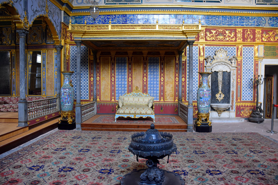 Harem Hünkar Sofası işlemeli hünkar tahtı - Harem Royal Saloon decorated royal throne