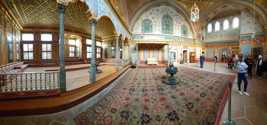 Harem Hünkar Sofası işlemeli iç mekanı - Harem Royal Saloon's decorated interior
