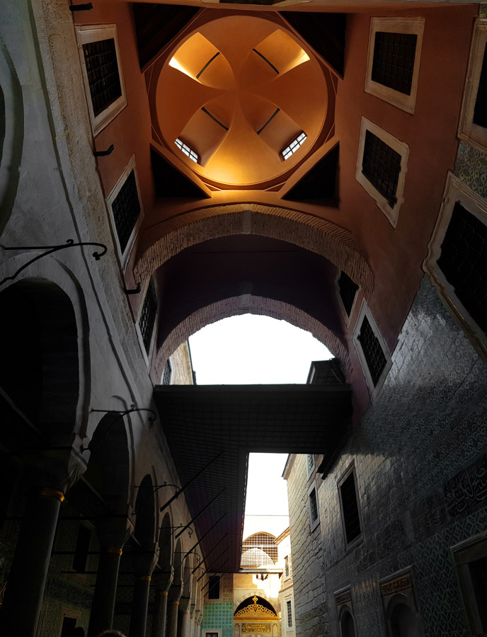 Harem Karaağalar taşlığı - Black Eunuchs' courtyard