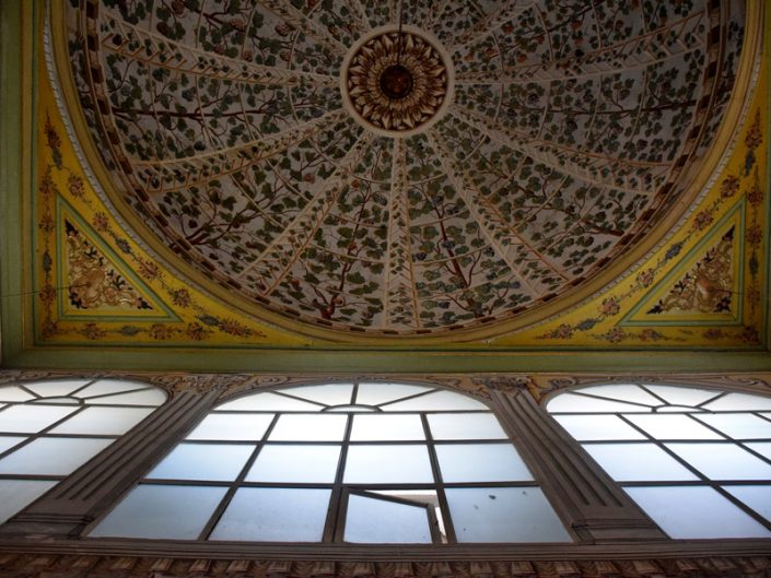 Harem Valide Sultan Dairesi kubbesi ve pencereleri - Harem dome and windows of Sultan's Mother suite