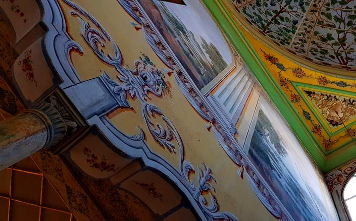 Harem Valide Sultan Dairesi iç mekan dekorasyonu - Harem interior wall decorations of Sultan's Mother suite