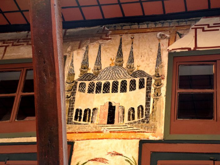Harem Zülüflü Baltacılar Koğuşu taşlığı orijinal duvar resimleri - Harem Dormitories of Tressed Halberdiers' courtyard original wall paintings