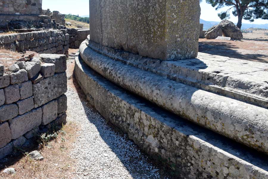 Asklepion Tıp Merkezi Zeus Asklepios Tapınağı taş detayı - Asclepieion Medical Center Zeus Asclepius Temple stone detail