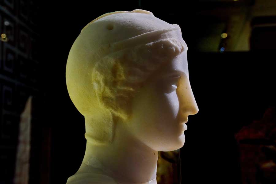 İstanbul Arkeoloji Müzeleri Athena heykeli Roma dönemi- Istanbul Archaeological Museums, Statue od Athena Roman Period