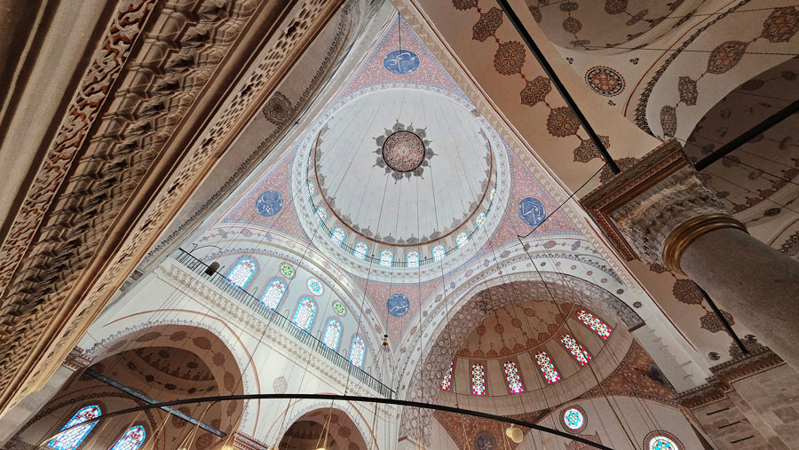 Beyazıt Camii ana kubbe ve yarım kubbesi - Beyazıt Mosque main dome and half dome