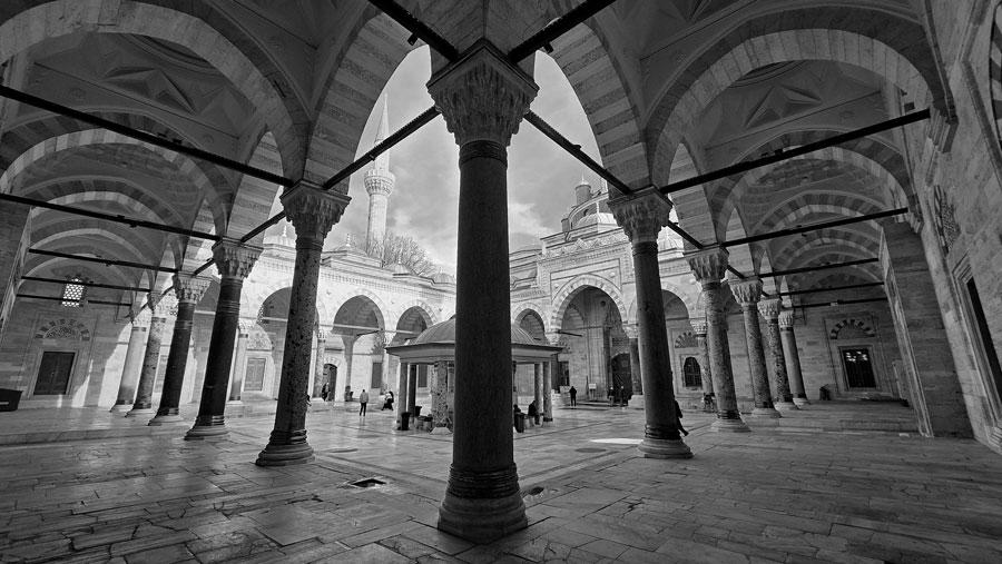 Beyazıt Camii fotoğrafları - Beyazıt Mosque courtyard and porticos