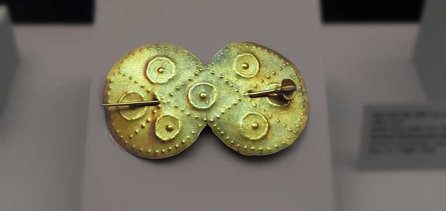 Alacahöyük'te bulunan altın kemer tokası (Anadolu Medeniyetleri Müzesi) Erken Tunç Çağı - Gold Belt Buckle found in Alacahöyük, Early Bronze Period, Museum of Anatolian Civilizations