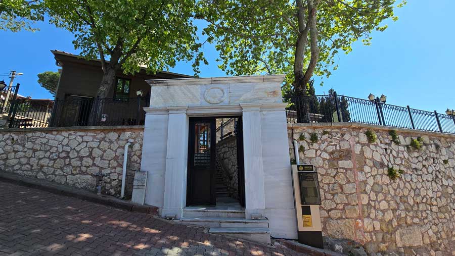 Orhan Camii mermer giriş kapısı - Orhan Mosque marble entrance door
