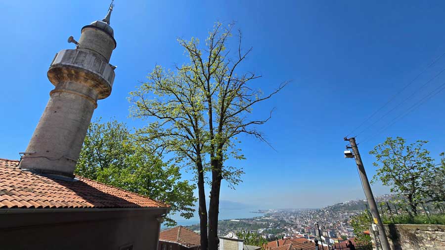 Orhan Camii minaresi ve manzarası - Orhan Mosque minaret and view