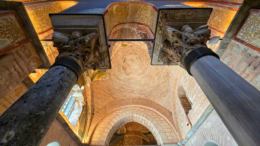 Kariye Camii mimarisi Parekklesion girişi - The Chora Parekklesion entrance