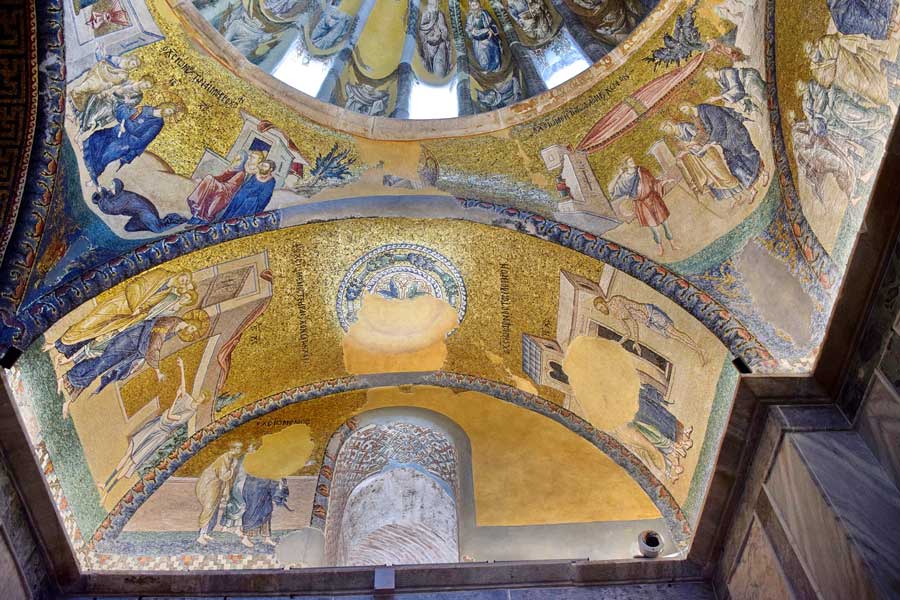 Kariye Camii mozaikleri Şifa Arayan Kanamalı Kadın, İsa'nın kör ve dilsizi iyileştirmesi, Kolu Hasta Gencin İyileştirilmesi ve Bir Cüzzamlının İyileştirilmesi mozaikleri - The Chora mosaics, mosaics of Bleeding Woman Seeking Healing, Jesus Heals a Blind and Mute Man, Healing of a Young Man with a Sick Arm and Healing of a Leper