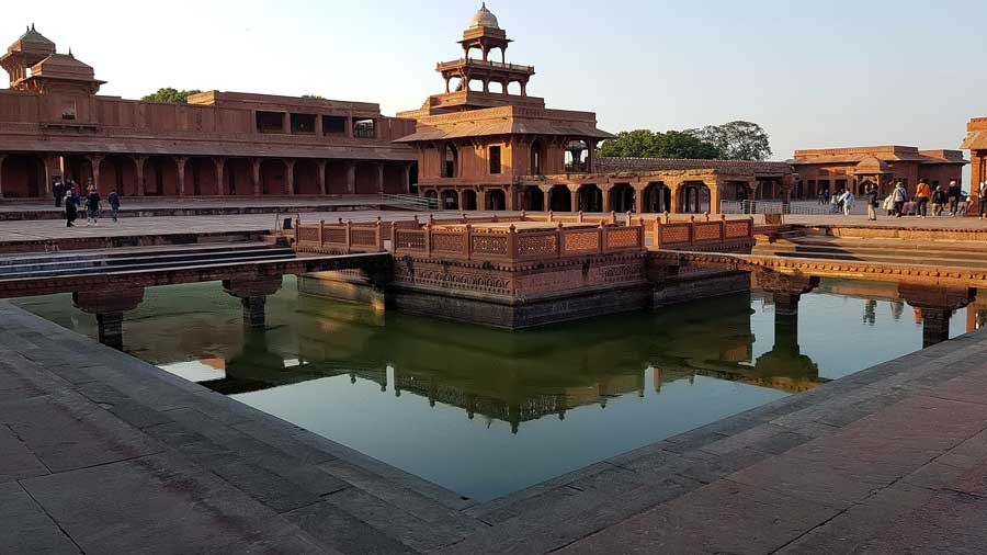 Fetihpur Sikri veya Fatehpur Sikri Bilgileri