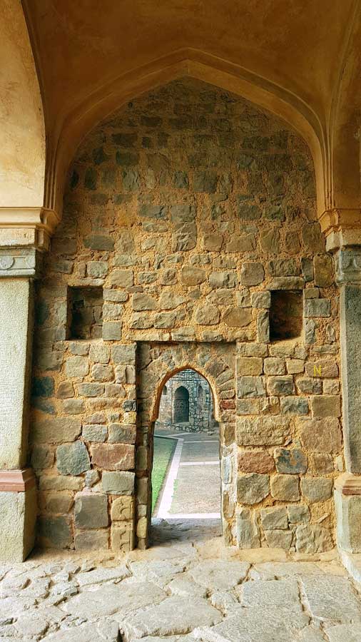 Hümayun Türbesi Kompleksi İsa Han Bahçesi giriş kapısı detayları, Yeni Delhi, Hindistan - Entrance gate details of Isa Khan garden in Humayun's Tomb Complex, New Delhi, India