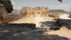 Antalya Perge antik kenti fotoğrafları erken dönem kent kapısı - Perge ancient city early period city gate