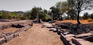 Apollon Smintheus veya Smintheion kutsal alanı kutsal yol - Apollo Smintheus Sanctuary sacred road