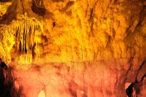 Ballıca mağarası Büyük Damlataşlar salonu duvarı - Ballica cave thw wall of the dripstones hall