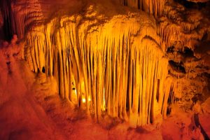 Ballıca mağarası Büyük Damlataşlar salonu sarkıtları - Ballica cave stalactites of the Dripstones hall
