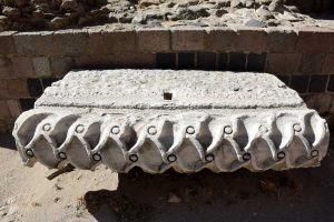 Serapis Tapınağı Bergama Kızıl Avlu mermer işçilikler - Red Basilica marble workmanship