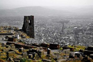 Pergamon Akropolisten Bergama'ya bakış - View of town from Acropolis, Pergamon photos
