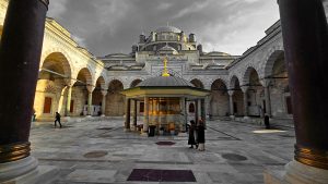 Beyazıt Camii avlusu - Beyazıt Mosque courtyard