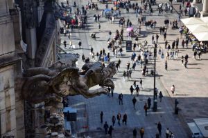 Duomo katedrali heykeli çörten detayı - gargoyle detail of Duomo di Milano