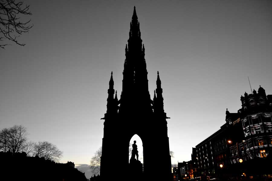 Edinburgh Kalesi 'saat bir' topunu kaçırmayın Edinburgh fotoğrafları Scott anıtı - Edinburgh photos Scott Monument