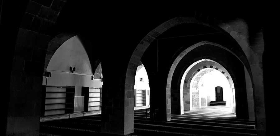 Eski Malatya tarihi Ulu Cami içi ve kemerleri fotoğrafları - Interior arches of the historical Malatya Great Mosque