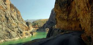 Fırat Nehri ve Kemaliye Karanlık Kanyon veya Kemaliyeliler Taşyolu - Euphrates River and Kemaliye Dark Canyon or Kemaliyeliler Taşyolu