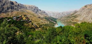 Fırat nehri uzakta Kemaliye ve Apçağa köyü - Euphrates River Apçağa village and Kemaliye