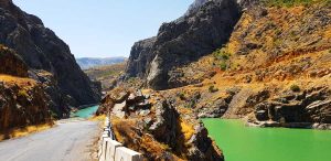 Fırat nehri ve Kemaliye yolu - Euphrates River and Kemaliye road