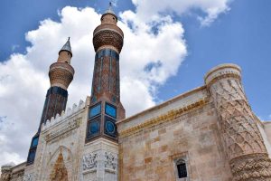 Gök Medrese veya Sahibiye Medresesi minareleri fotoğrafları