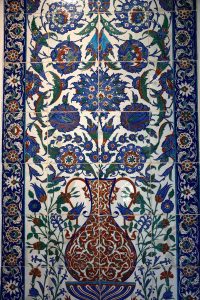 Gülbenkyan Müzesi eserleri fotoğrafları İznik Çinisi 16.yy. - Portugal Lisbon Calouste Gulbenkian Museum (Museu Calouste Gulbenkian) Iznik tile